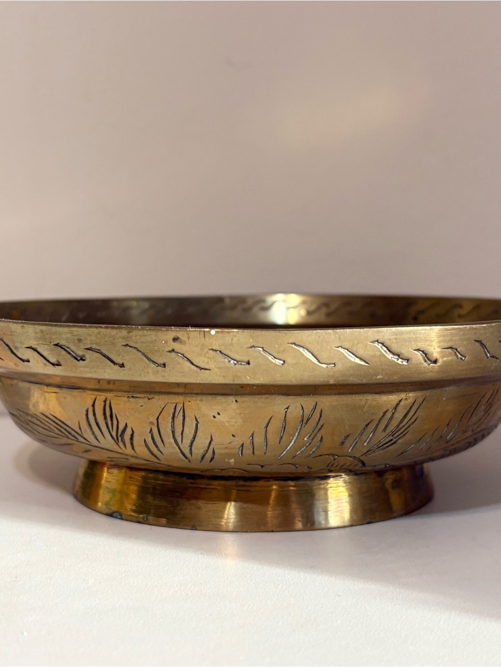 Vintage Solid Brass Etched Dragon Ornate Pedestal Footed Bowl-Mid-Century Modern - Picture 3 of 5